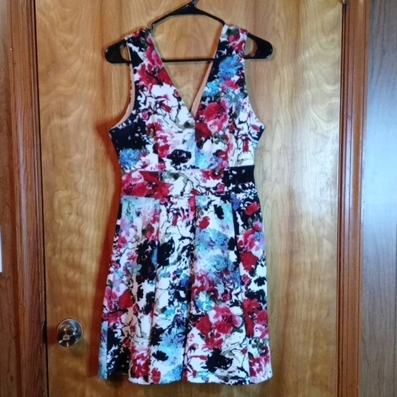 Haute Monde sleeveless dress large floral - Picture 2 of 9